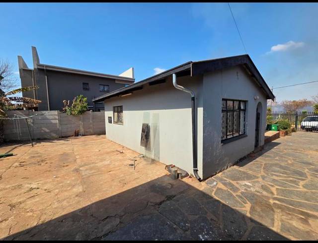 2 BEDROOM HOUSE FOR SALE IN LAUDIUM